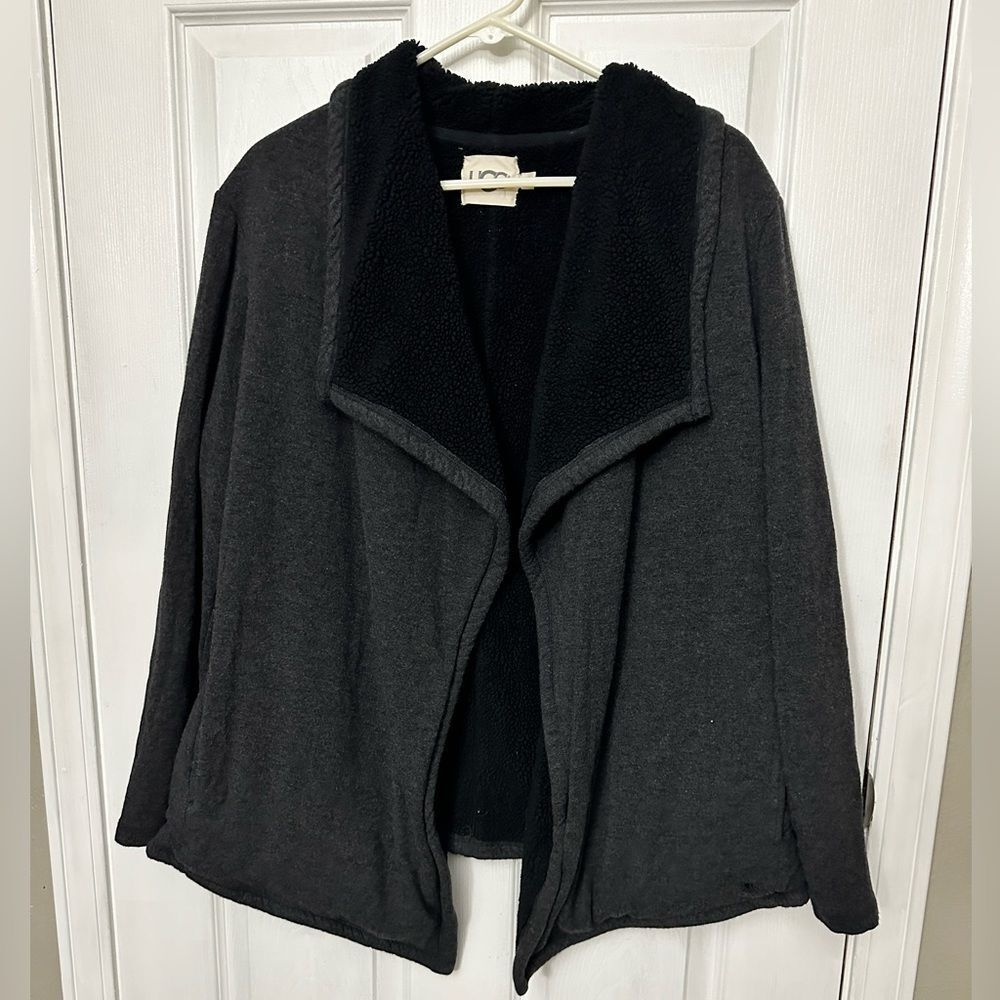 Ugg Sherpa Cardigan Fleece Lined Jersey Knit Sleeves and Outer Shell. Size Large